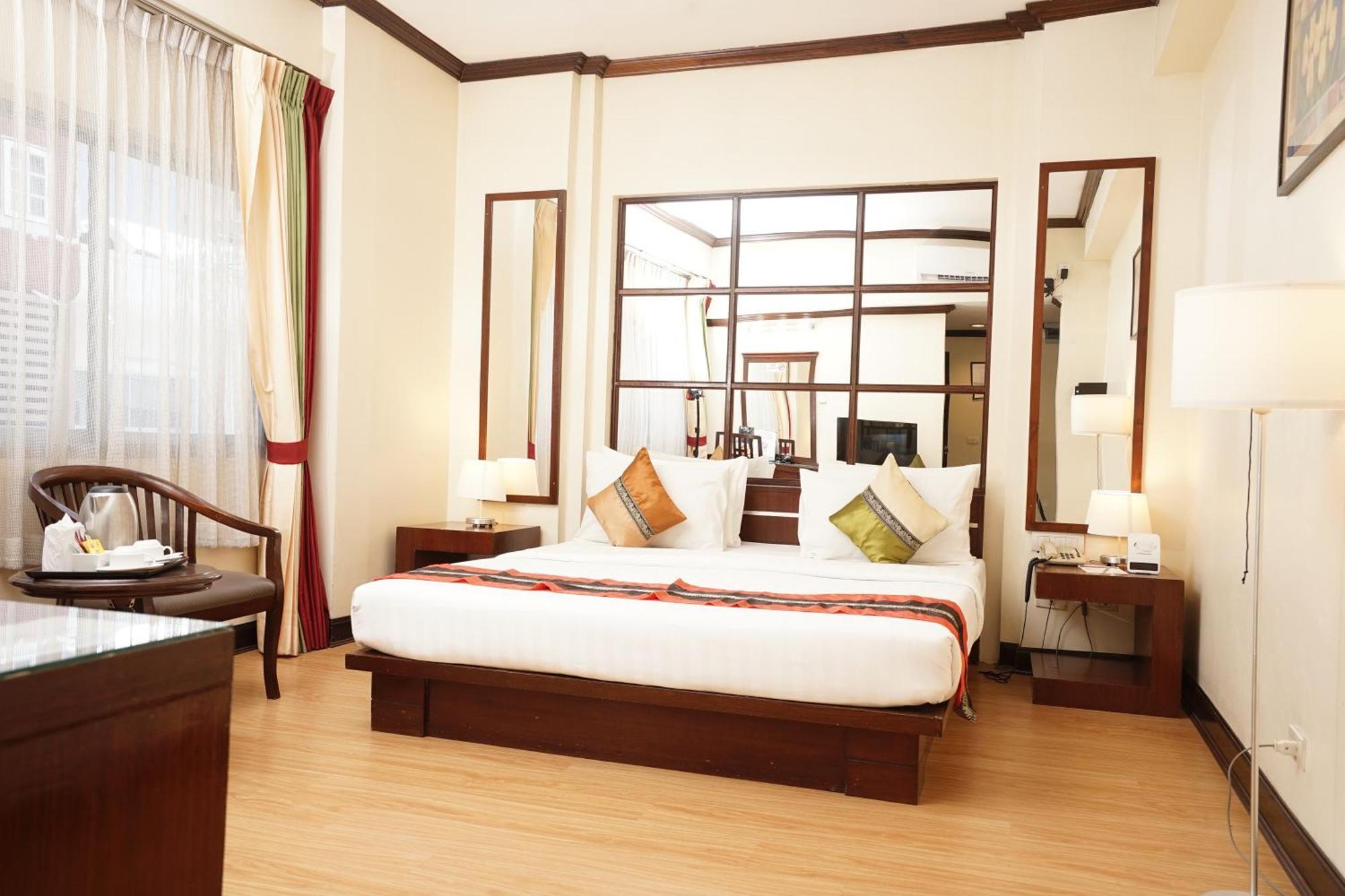 Grand Business Inn Bangkok Exterior photo